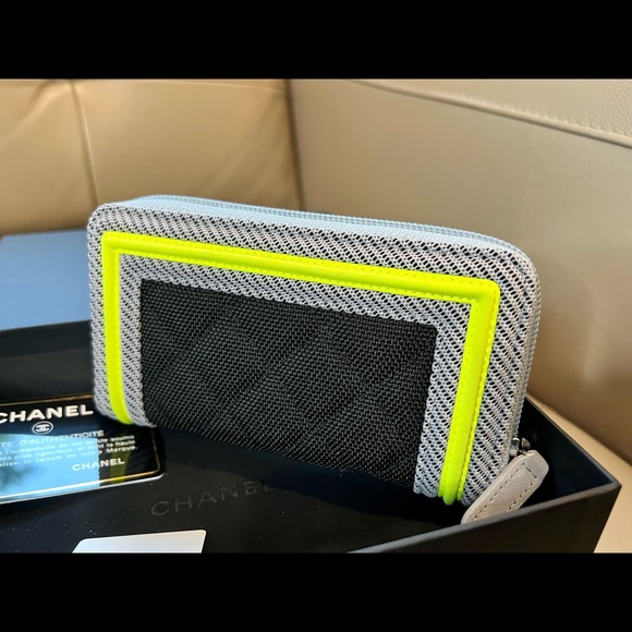 CHANEL Flou small zipped boy wallet limited edition brand new - Picture 3 of 13